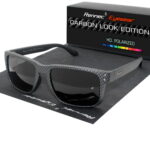Motorsport Sonnenbrille in Carbon Optik mit polarisierten Gläsern Schwarz bei Luxxada Shoppen